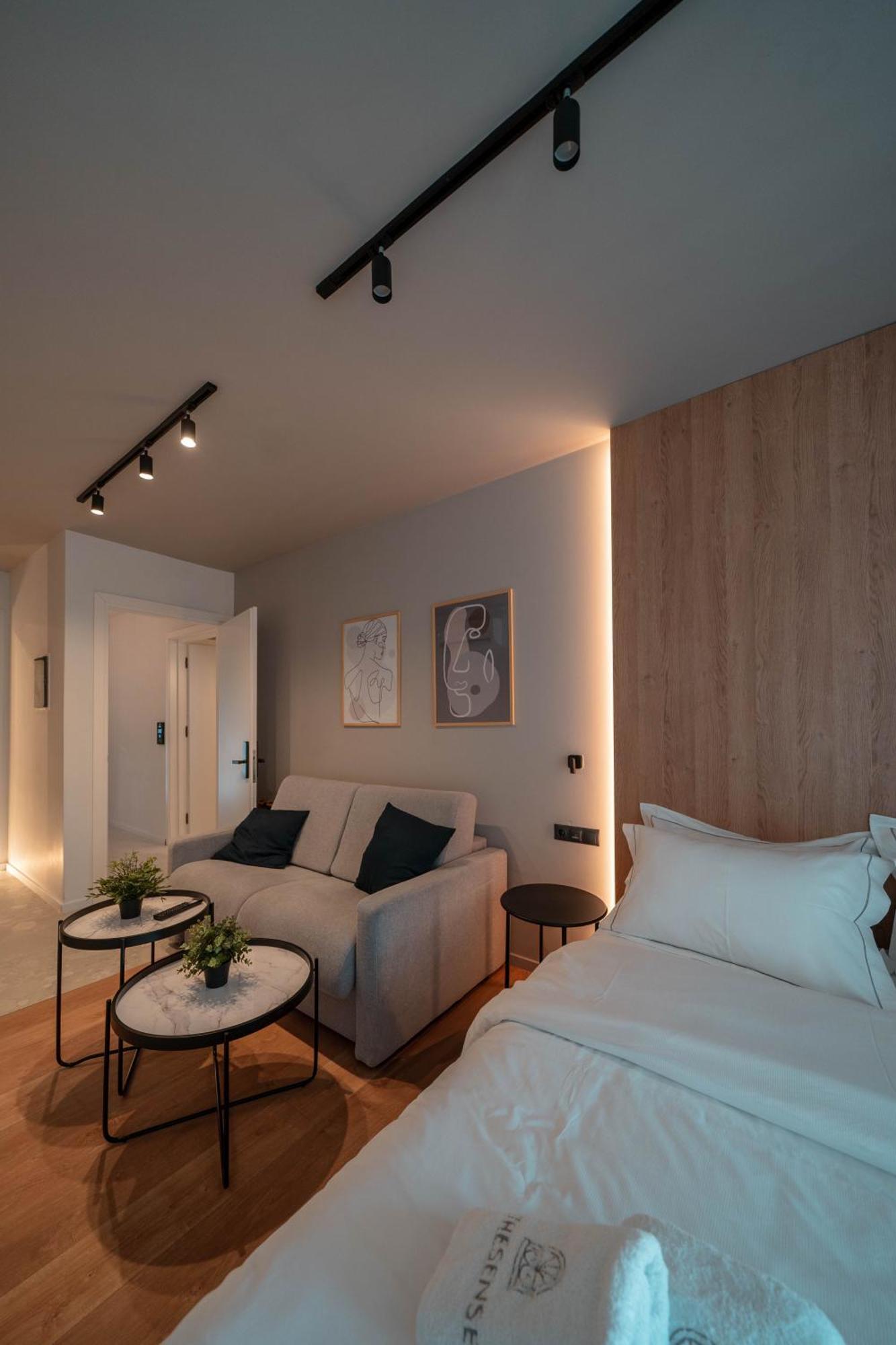 Athesense Suites Aten Exteriör bild