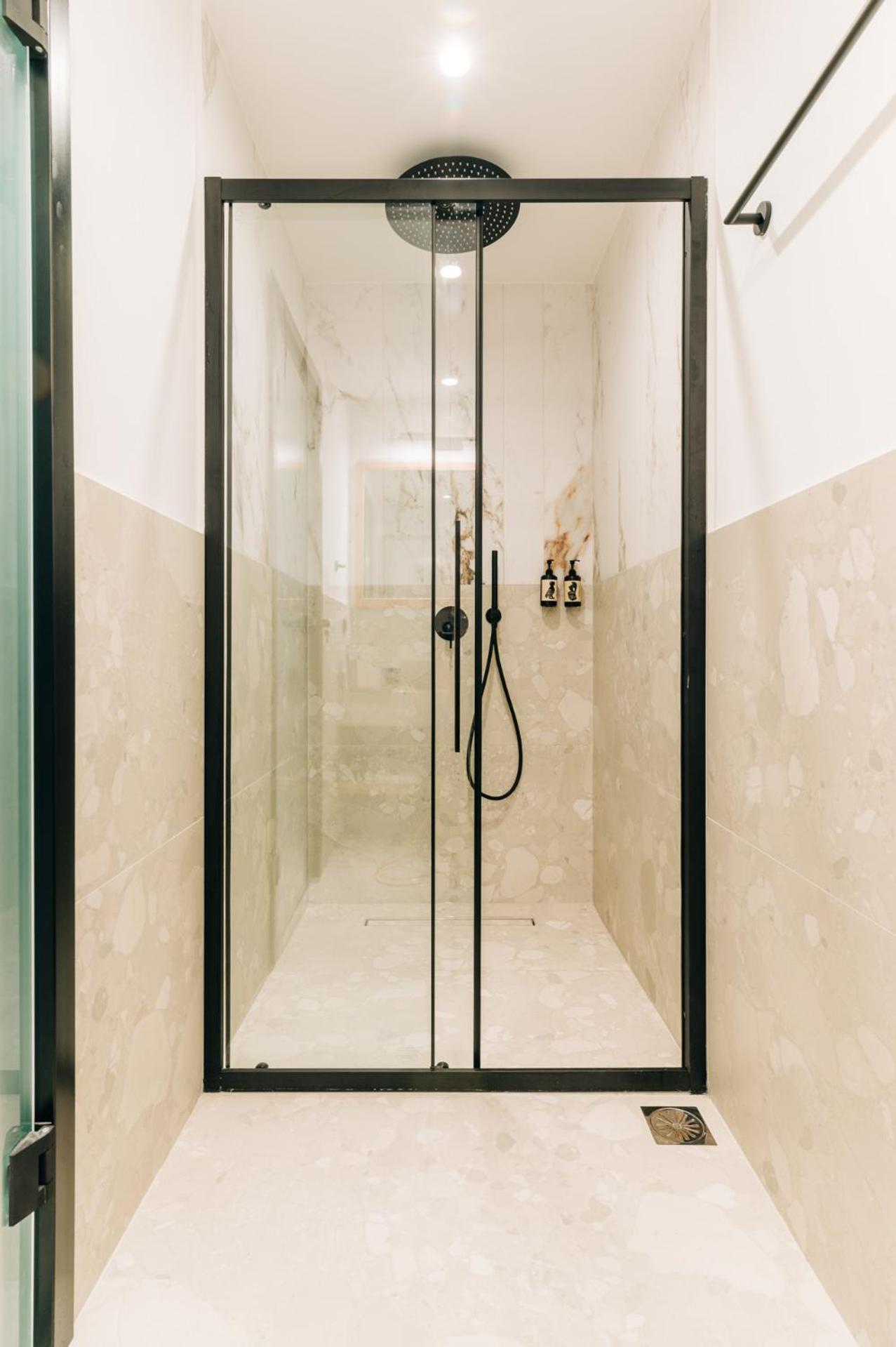 Athesense Suites Aten Exteriör bild